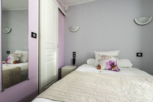 Imagen de la habitación del Hotel Un Sur Le Port. Foto 16