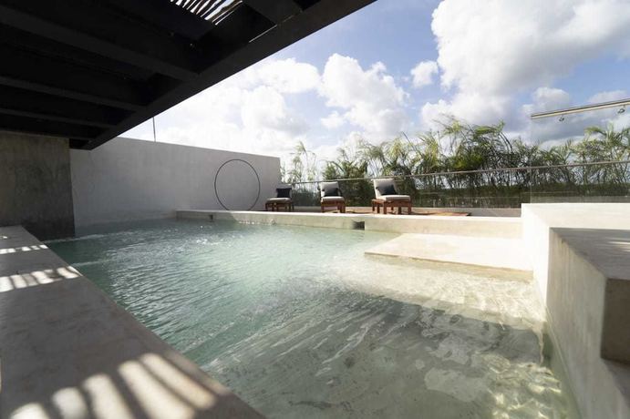 Imagen de la piscina del Hotel Una Luna Tulum. Foto 15
