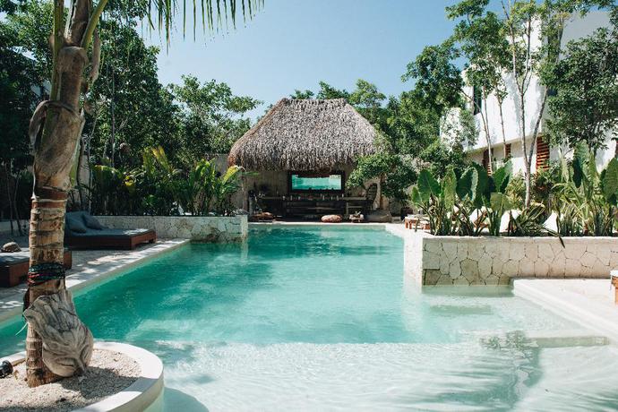 Imagen de la piscina del Hotel Una Vida. Foto 20