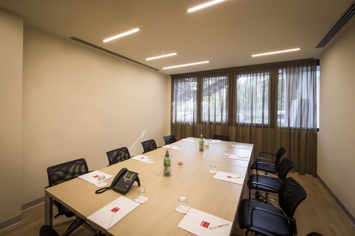 Imagen de los interiores del Hotel Unahotels Bologna Fiera. Foto 11