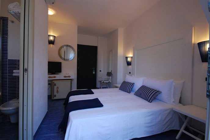 Imagen general del Hotel Unahotels Club Hotel Ancora. Foto 11