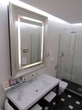 Imagen de la habitación del Hotel Unahotels Cusani Milano. Foto 7