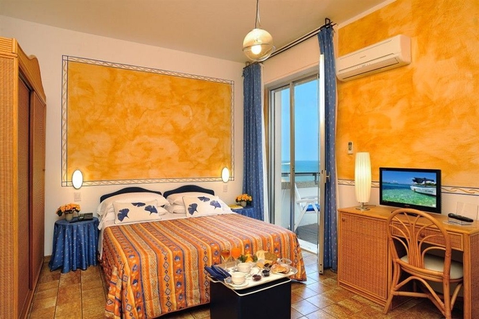 Imagen de la habitación del Hotel Unahotels Imperial Sport Hotel. Foto 5