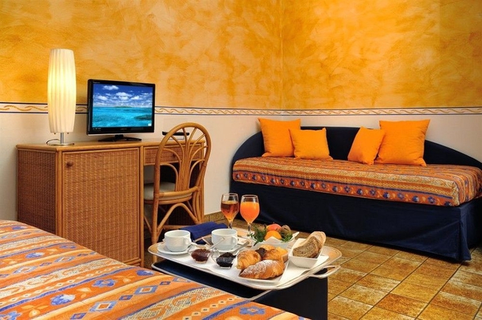Imagen de los interiores del Hotel Unahotels Imperial Sport Hotel. Foto 11