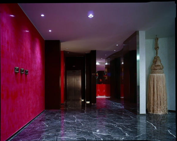 Imagen de los interiores del Hotel Unahotels Malpensa. Foto 13