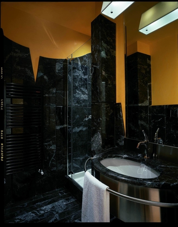 Imagen de la habitación del Hotel Unahotels Malpensa. Foto 8