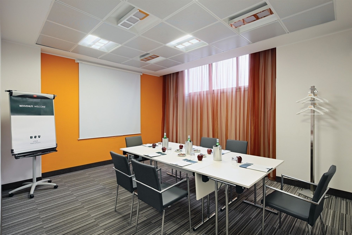 Imagen de los interiores del Hotel Unahotels Mediterraneo Milano. Foto 9