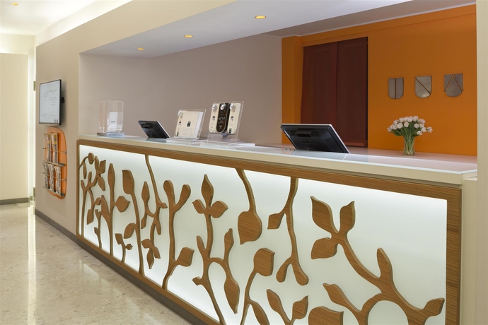 Imagen de los interiores del Hotel Unahotels Mediterraneo Milano. Foto 12