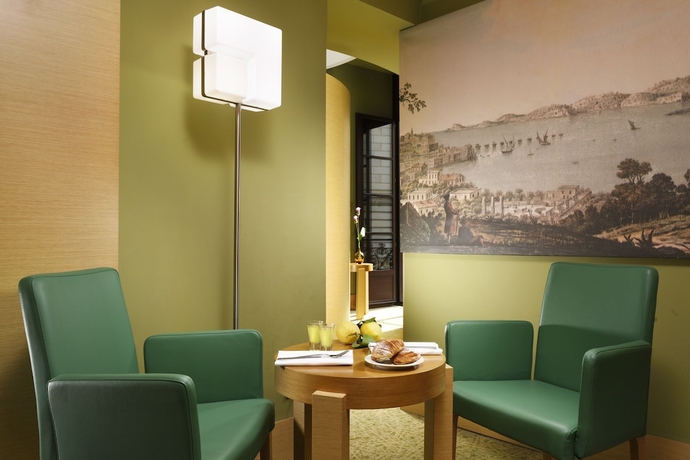 Imagen de la habitación del Hotel Unahotels Napoli. Foto 3
