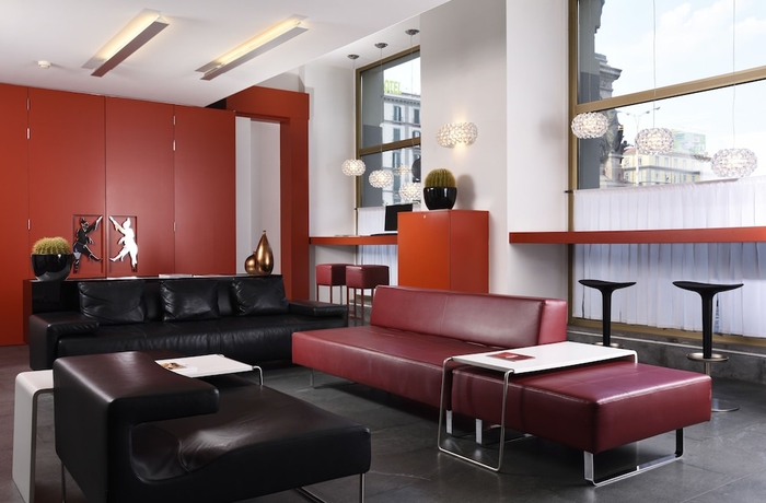 Imagen de los interiores del Hotel Unahotels Napoli. Foto 17