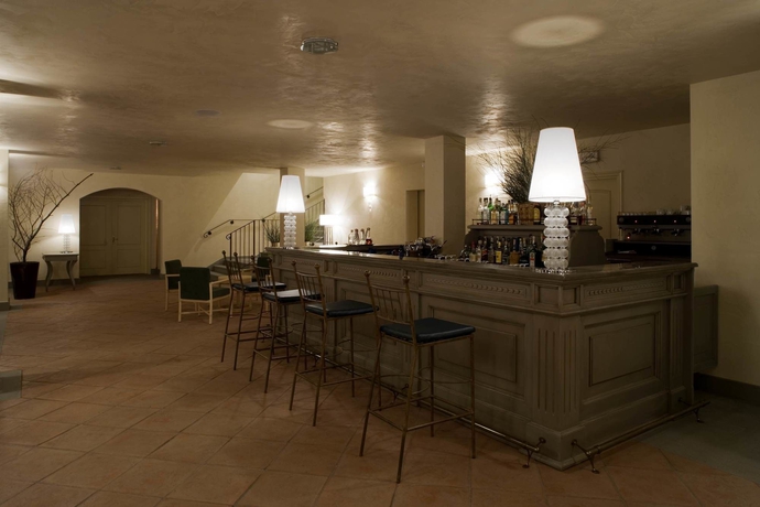 Imagen del bar/restaurante del Hotel Unahotels Poggio Dei Medici Toscana. Foto 6