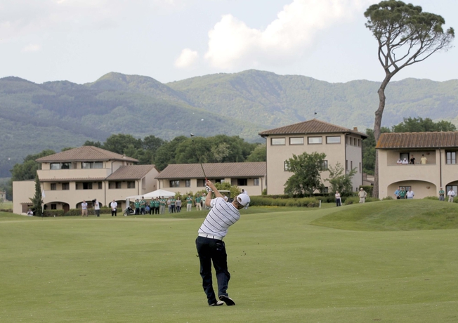 Imagen de los exteriores del Hotel Unahotels Poggio Dei Medici Toscana. Foto 11