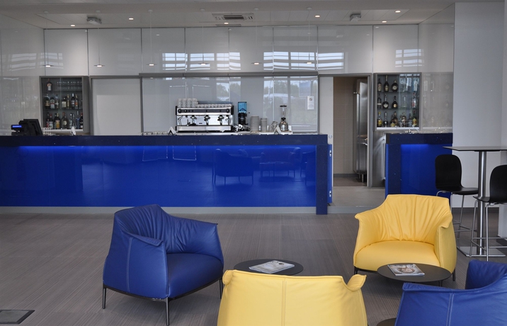 Imagen del bar/restaurante del Hotel Unahotels San Vitale Bologna. Foto 3