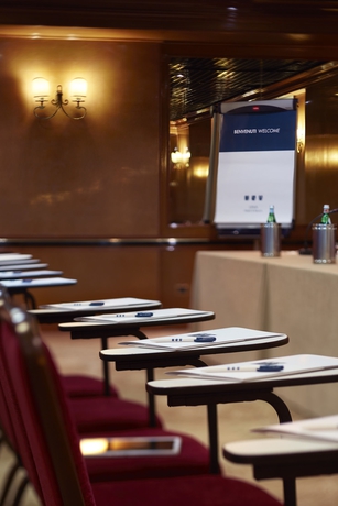 Imagen de los interiores del Hotel Unahotels Scandinavia Milano. Foto 8