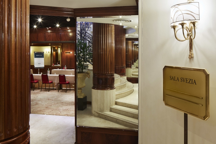 Imagen de los interiores del Hotel Unahotels Scandinavia Milano. Foto 9