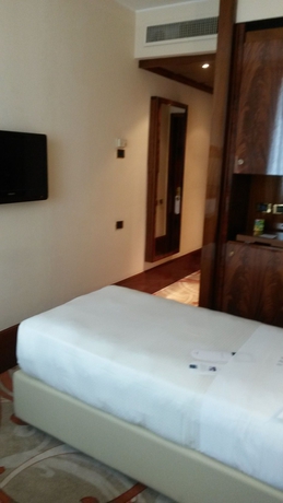 Imagen de la habitación del Hotel Unahotels Scandinavia Milano. Foto 3