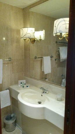 Imagen de la habitación del Hotel Unahotels Scandinavia Milano. Foto 4