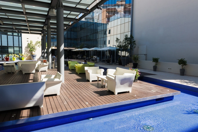 Imagen de los exteriores del Hotel Unahotels T Cagliari. Foto 12