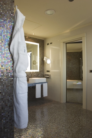 Imagen de la habitación del Hotel Unahotels T Cagliari. Foto 11