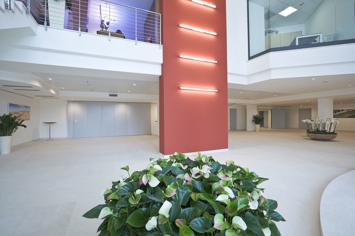 Imagen de los interiores del Hotel Unahotels Varese. Foto 10