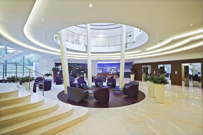 Imagen de los interiores del Hotel Unahotels Varese. Foto 11