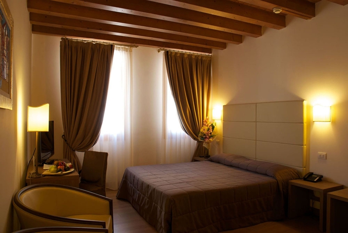 Imagen de la habitación del Hotel Unaway Ecohotel Villa Costanza Venezia. Foto 7