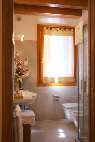Imagen de la habitación del Hotel Unaway Ecohotel Villa Costanza Venezia. Foto 8