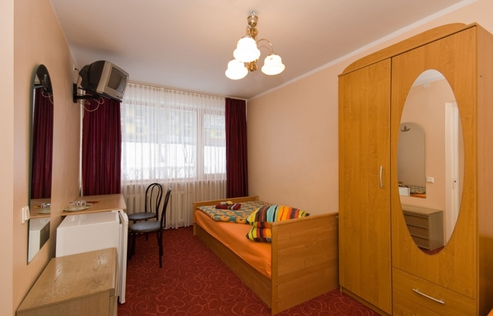 Imagen de la habitación del Hotel Unce. Foto 4