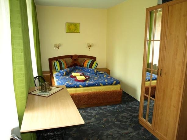 Imagen de la habitación del Hotel Unce. Foto 6