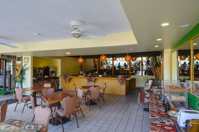 Imagen del bar/restaurante del Hotel Uncle Billy's Kona Bay. Foto 1