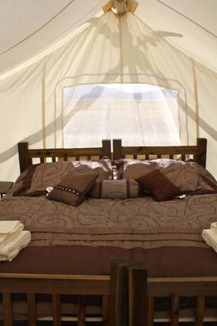 Imagen de la habitación del Hotel Under Canvas West Yellowstone. Foto 3