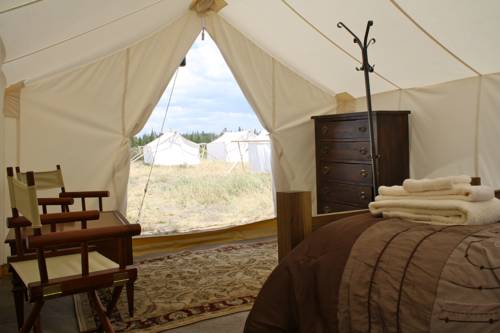 Imagen de la habitación del Hotel Under Canvas West Yellowstone. Foto 4