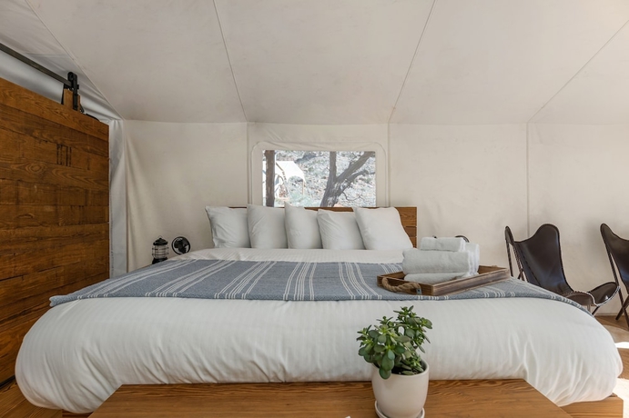 Imagen de la habitación del Hotel Under Canvas Zion. Foto 7