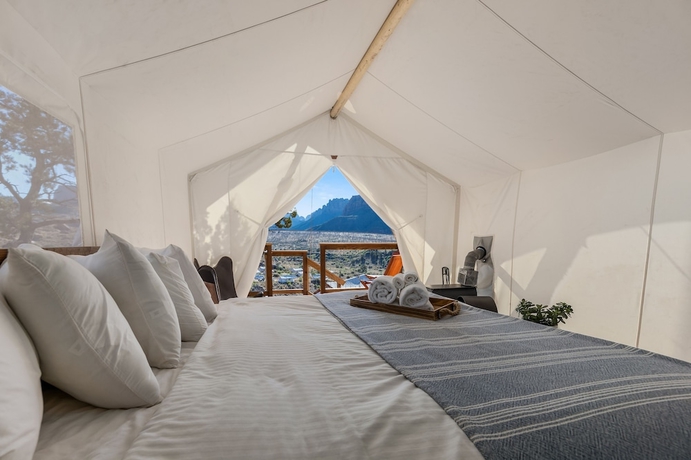 Imagen de la habitación del Hotel Under Canvas Zion. Foto 9