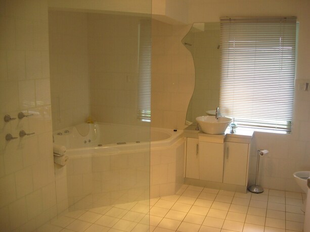 Imagen de la habitación del Hotel Under the Vines. Foto 7