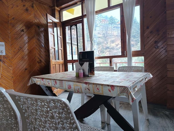 Imagen de los interiores del Hotel Undiscovered Mountains. Foto 16