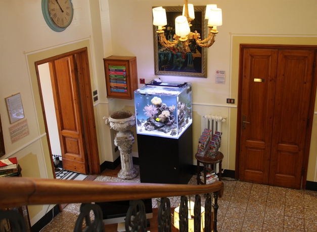Imagen de los interiores del Hotel Ungherese. Foto 15