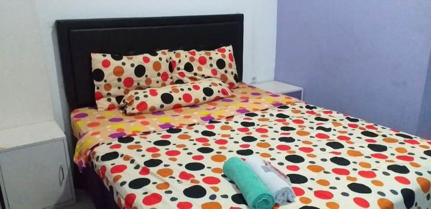 Imagen de la habitación del Hotel Ungu Cirebon. Foto 10