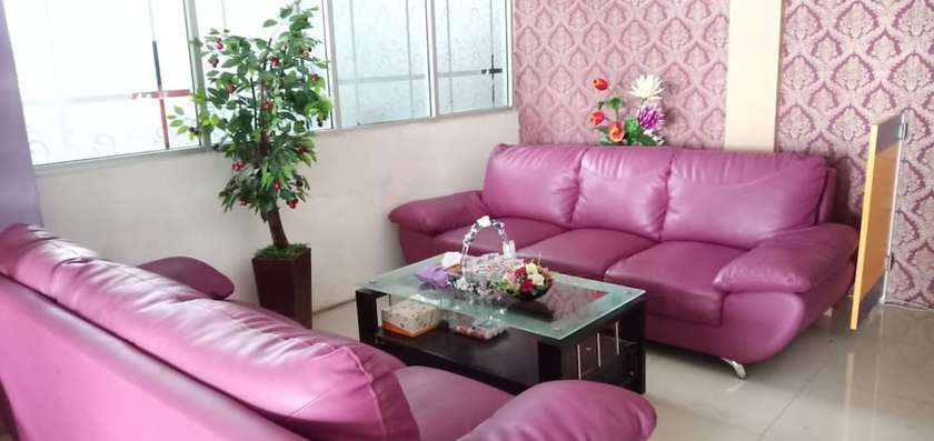Imagen de los interiores del Hotel Ungu Pas Kangen Bekasi. Foto 14