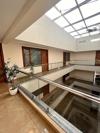 Imagen de los interiores del Hotel Unibliss 15. Foto 11