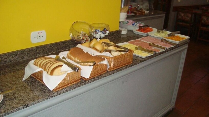 Imagen del bar/restaurante del Hotel Unihotel. Foto 6