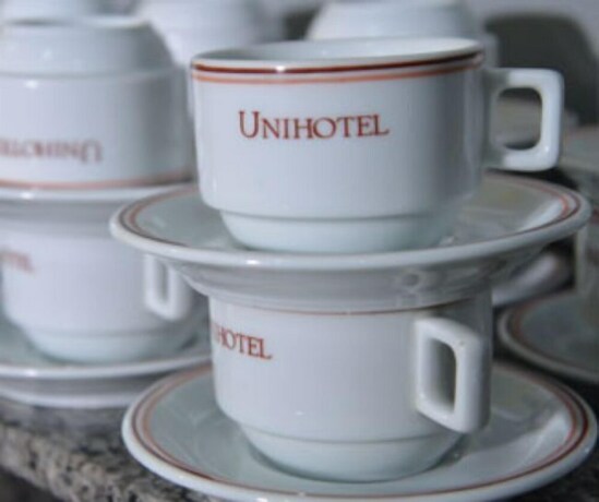 Imagen del bar/restaurante del Hotel Unihotel. Foto 8