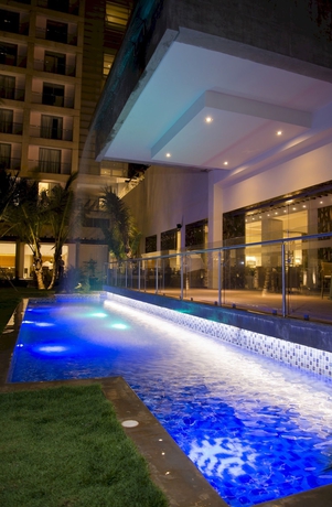 Imagen de la piscina del Hotel Unik Margarita. Foto 16