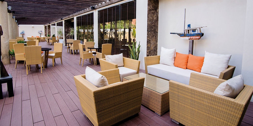 Imagen del bar/restaurante del Hotel Unik Margarita. Foto 8