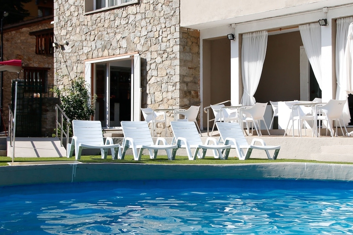 Imagen de la piscina del Hotel Unike Artic. Foto 19