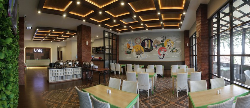 Imagen del bar/restaurante del Hotel Uniq Yogyakarta. Foto 3