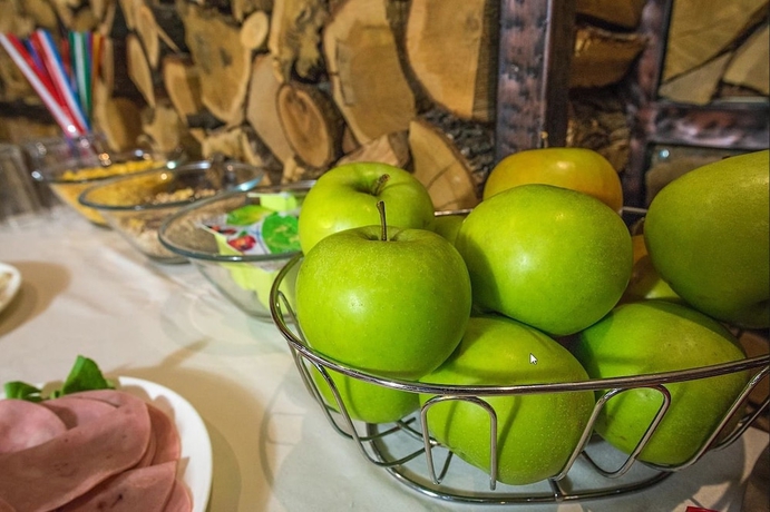 Imagen del bar/restaurante del Hotel Uniqato. Foto 13