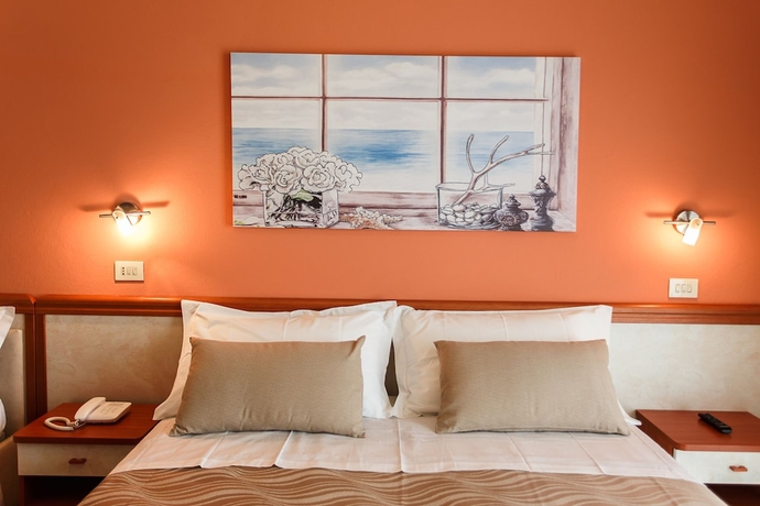 Imagen de la habitación del Hotel Unique, Cesenatico. Foto 8