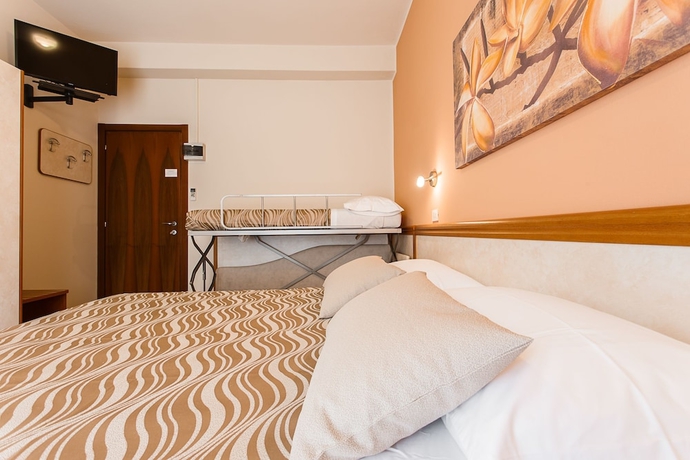 Imagen de la habitación del Hotel Unique, Cesenatico. Foto 10