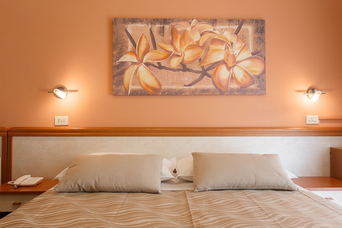 Imagen de la habitación del Hotel Unique, Cesenatico. Foto 11